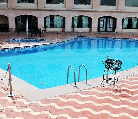 Hotel Ark Continental Rudrapur Exterior foto
